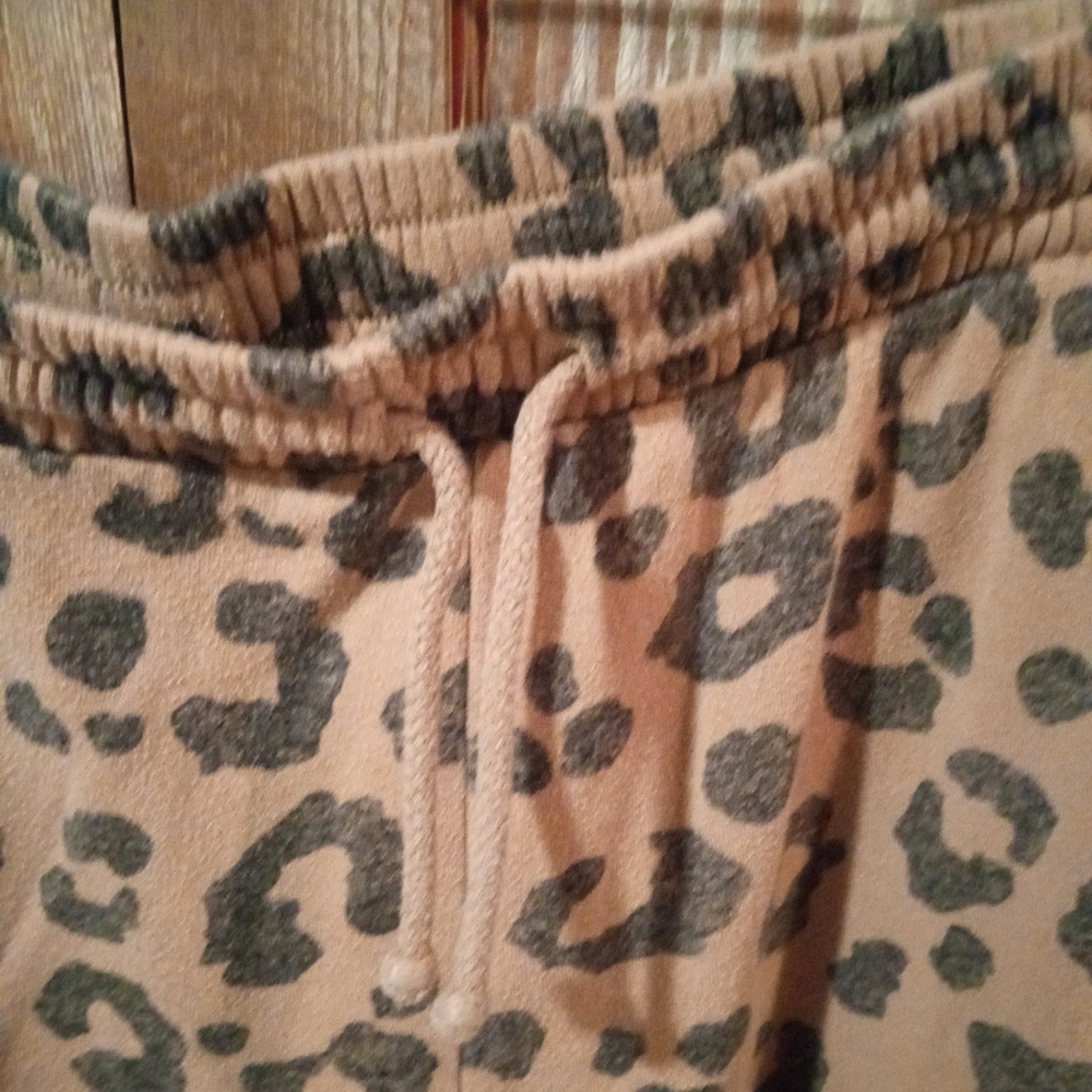 Leopard Print Women's Warm Up Pants And Matching Top. - Picture 3 of 11